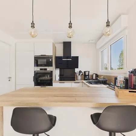 Piscine Chauffée Commune, 4 Adultes 2 Enfants