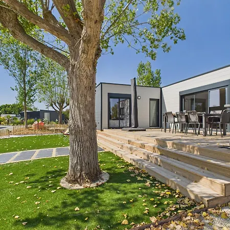 Piscine Chauffée Commune, 4 Adultes 2 Enfants *