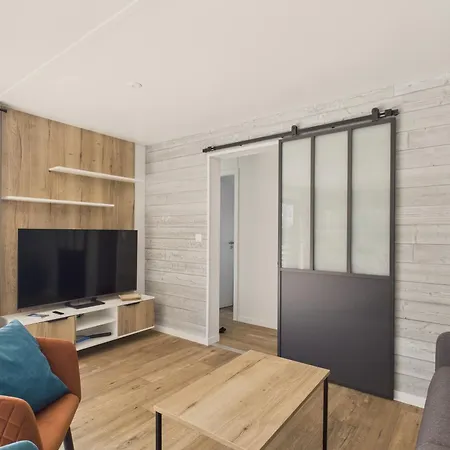 Piscine Chauffée Commune, 4 Adultes 2 Enfants